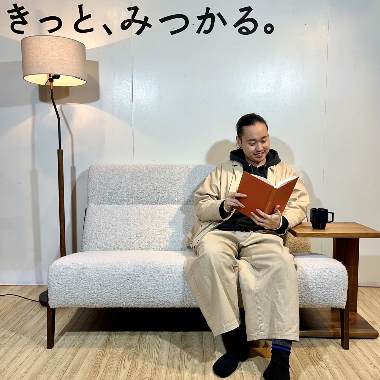 コンパクトなハイバックソファ【A sofa】